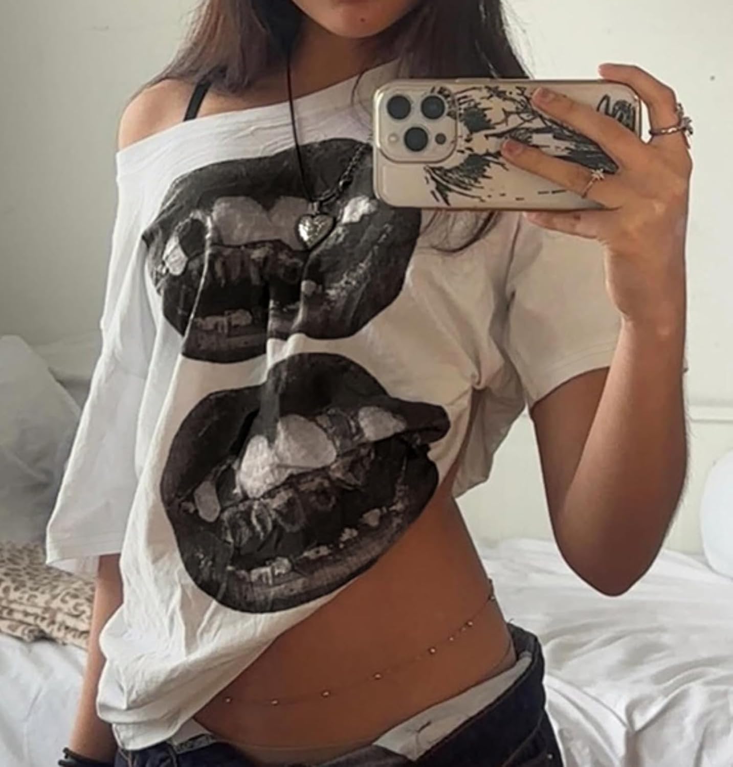 Chic Off-Shoulder Vintage Tee
