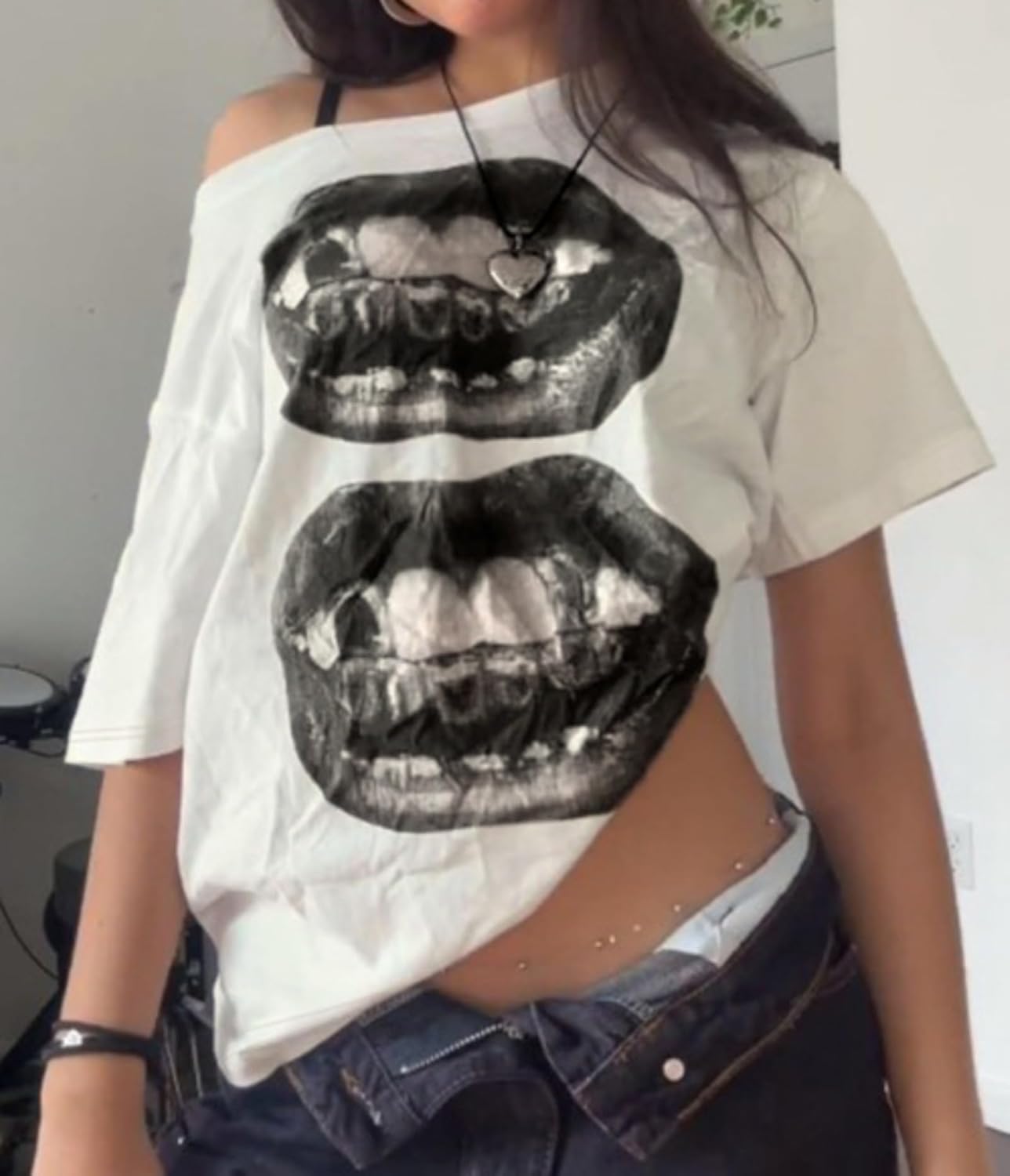 Chic Off-Shoulder Vintage Tee